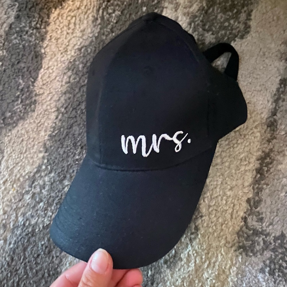 Mrs hat